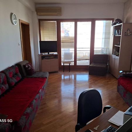 Alpi Hostel Skopje Exterior photo